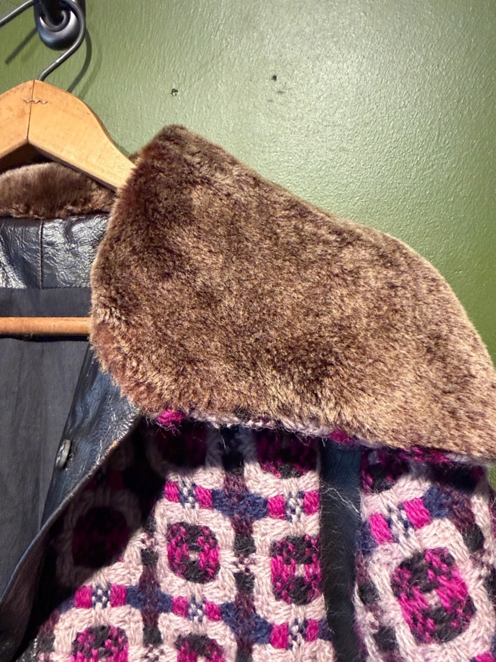 Vintage Womens Pink Patterned Long Coat with Faux Fur Collar - Picture 4 of 11